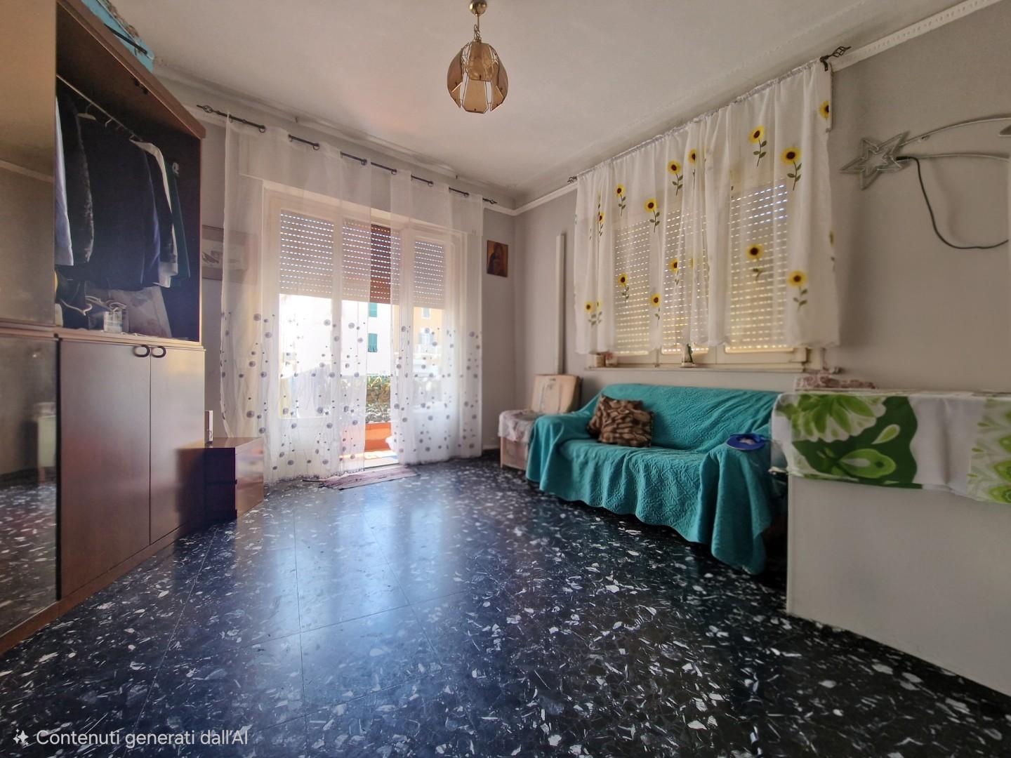 Trilocale in vendita, Carrara avenza