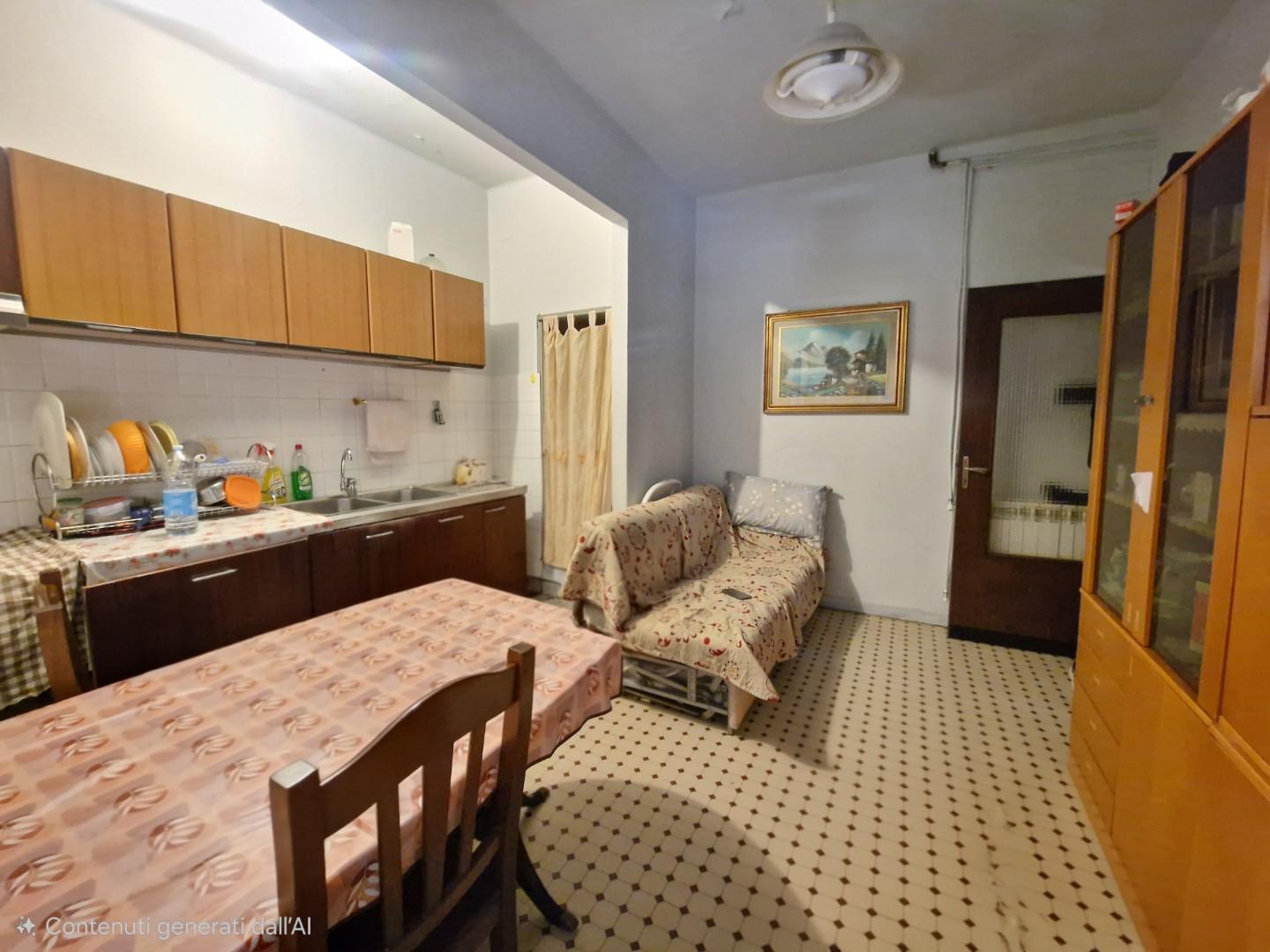 Trilocale in vendita, Carrara avenza