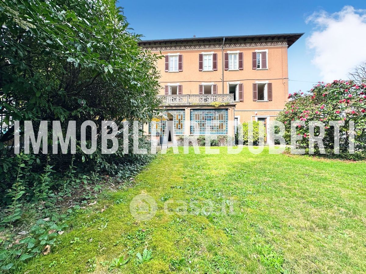 Casa indipendente in vendita a Varano Borghi