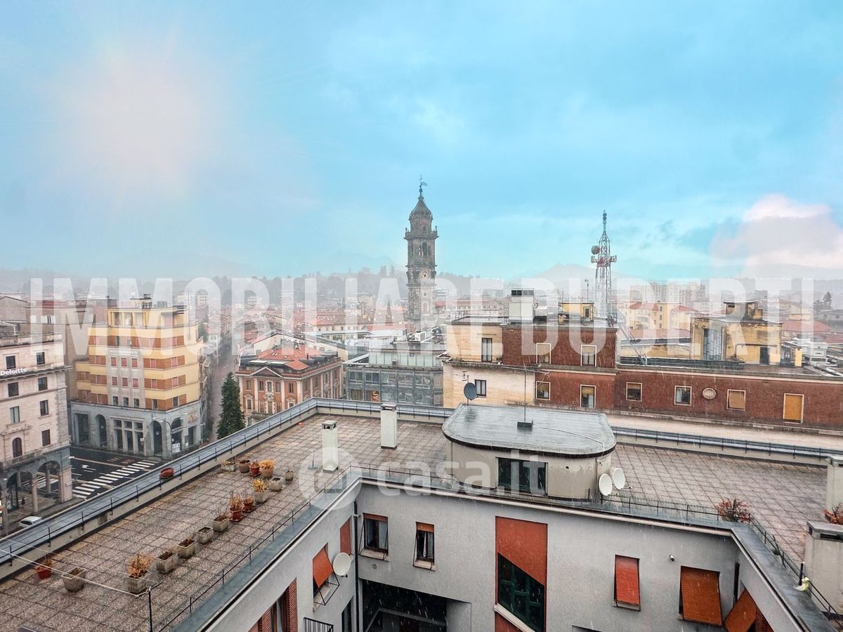 Attico in affitto a Varese