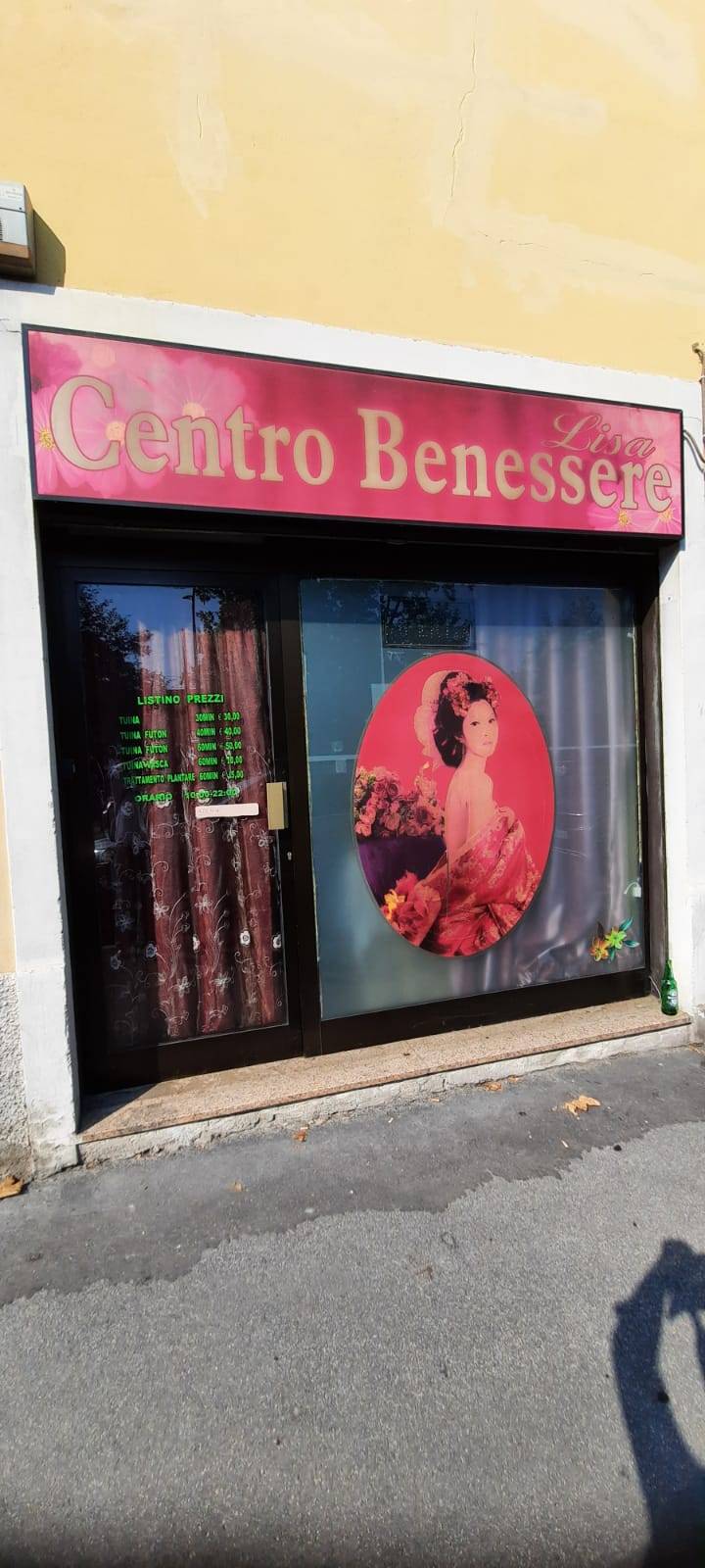 Locale commerciale in vendita a Milano