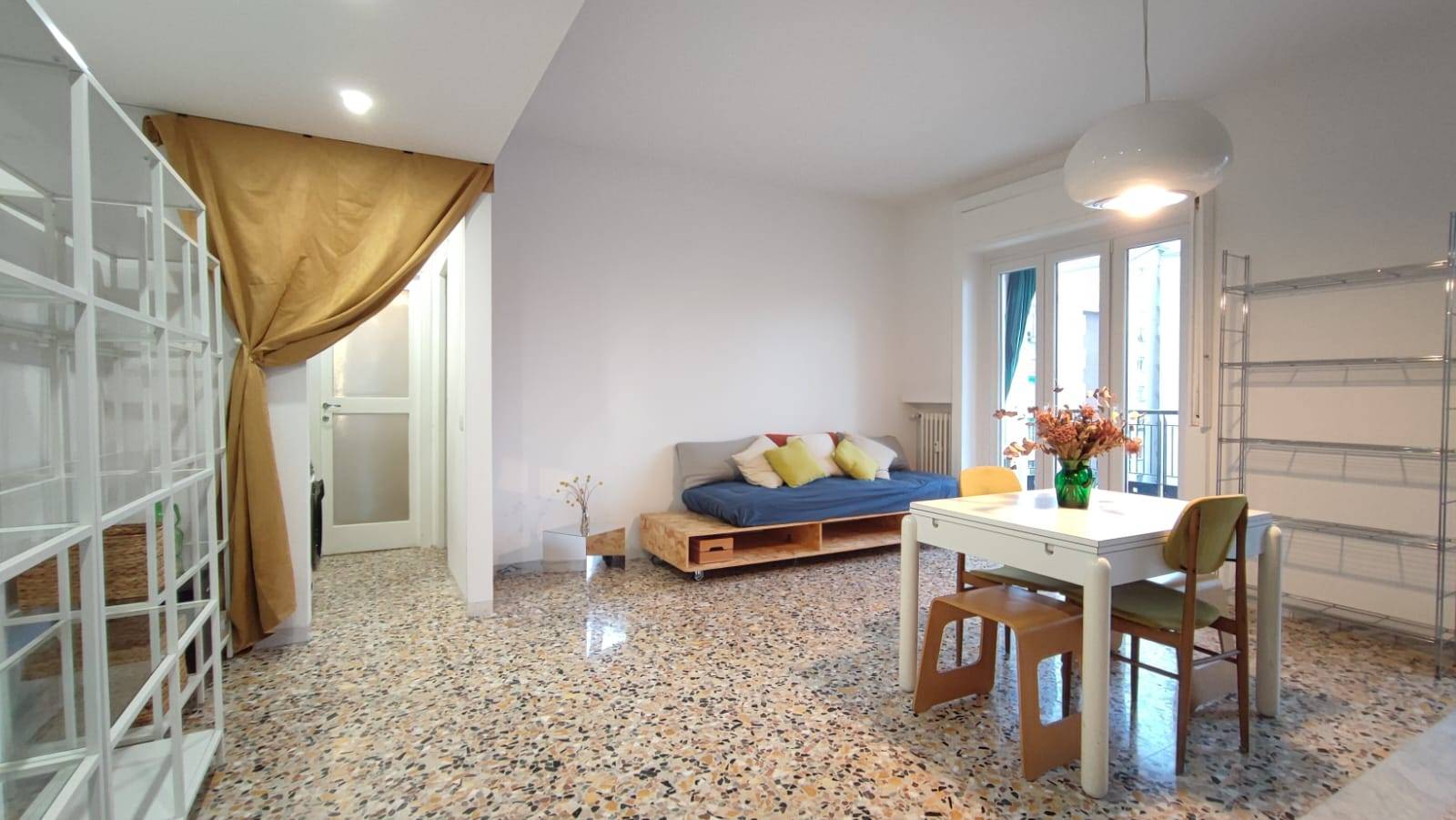 Appartamento in affitto a Milano, De Angeli