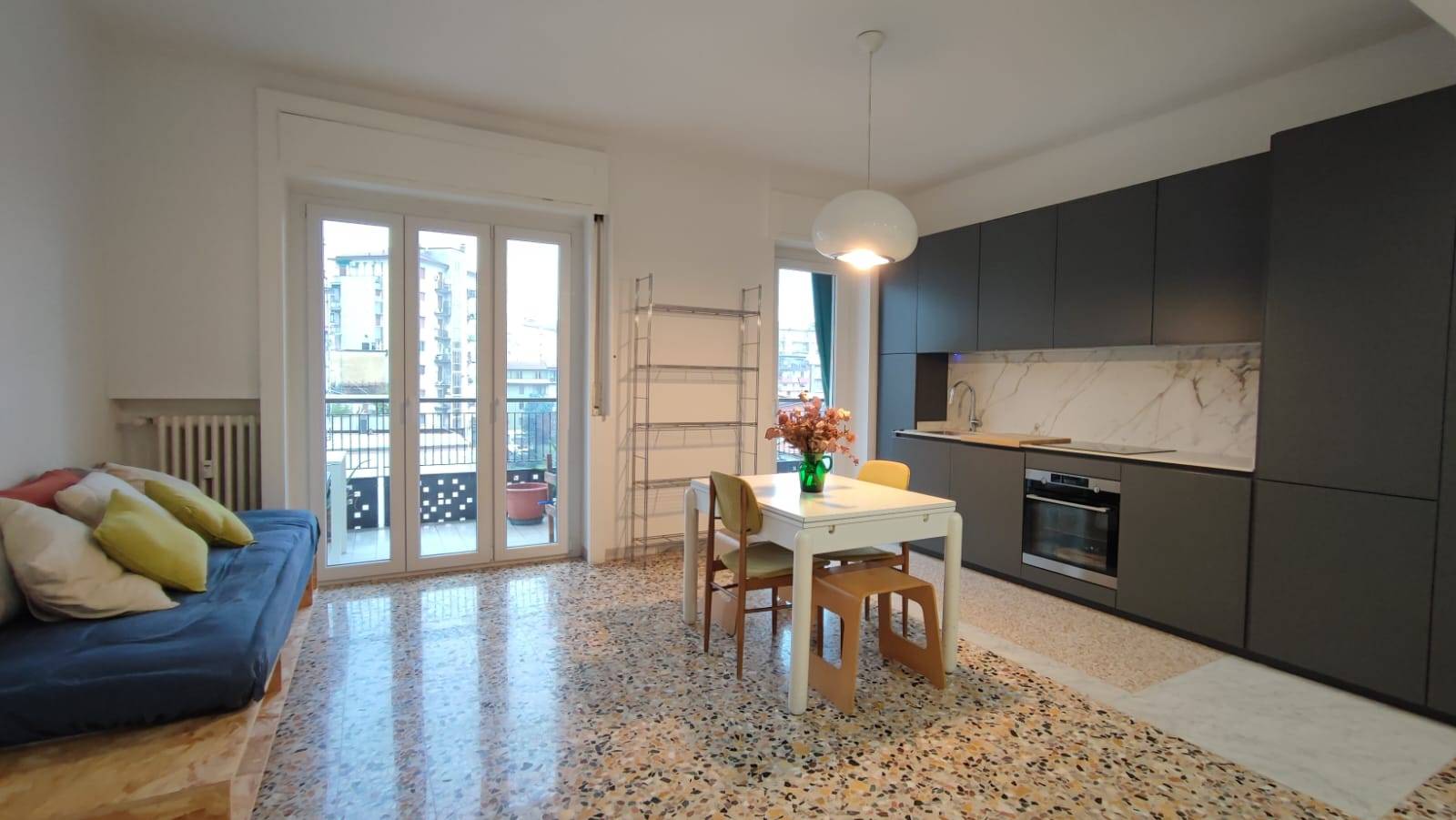 Appartamento in affitto a Milano, De Angeli