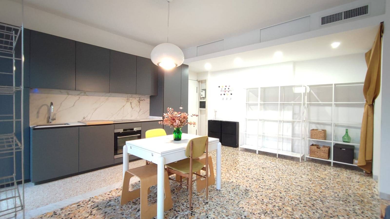 Appartamento in affitto a Milano, De Angeli