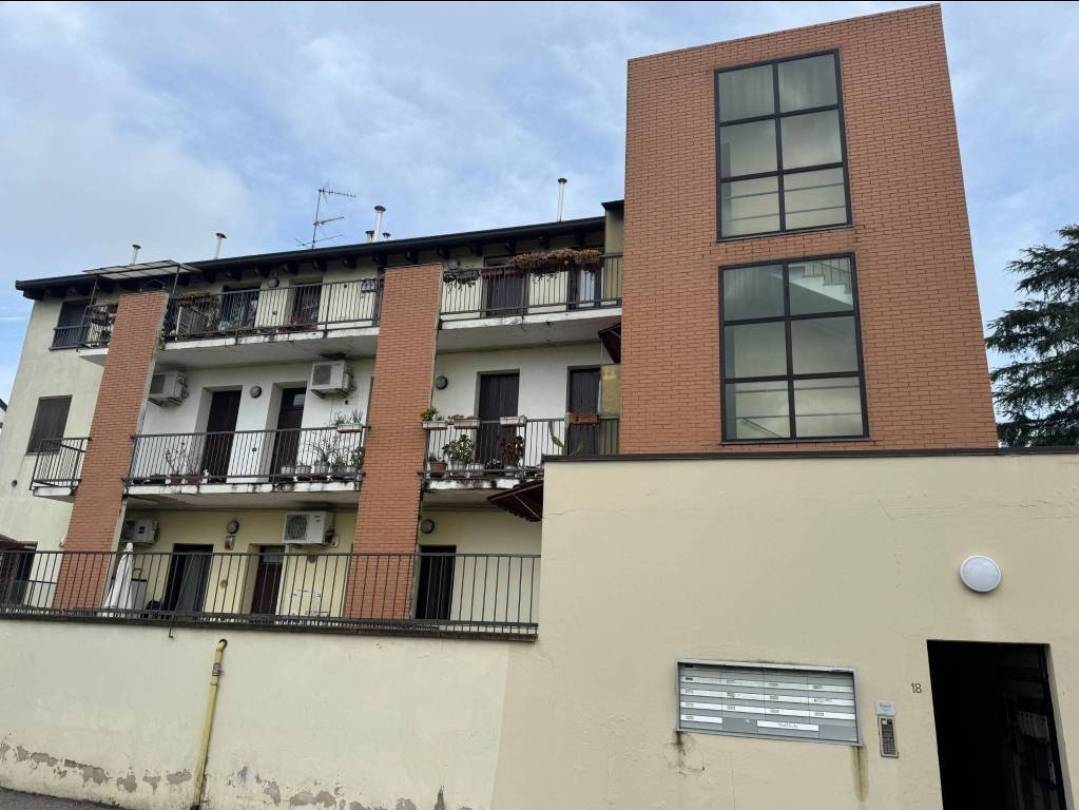 Appartamento in vendita a Milano, Baggio