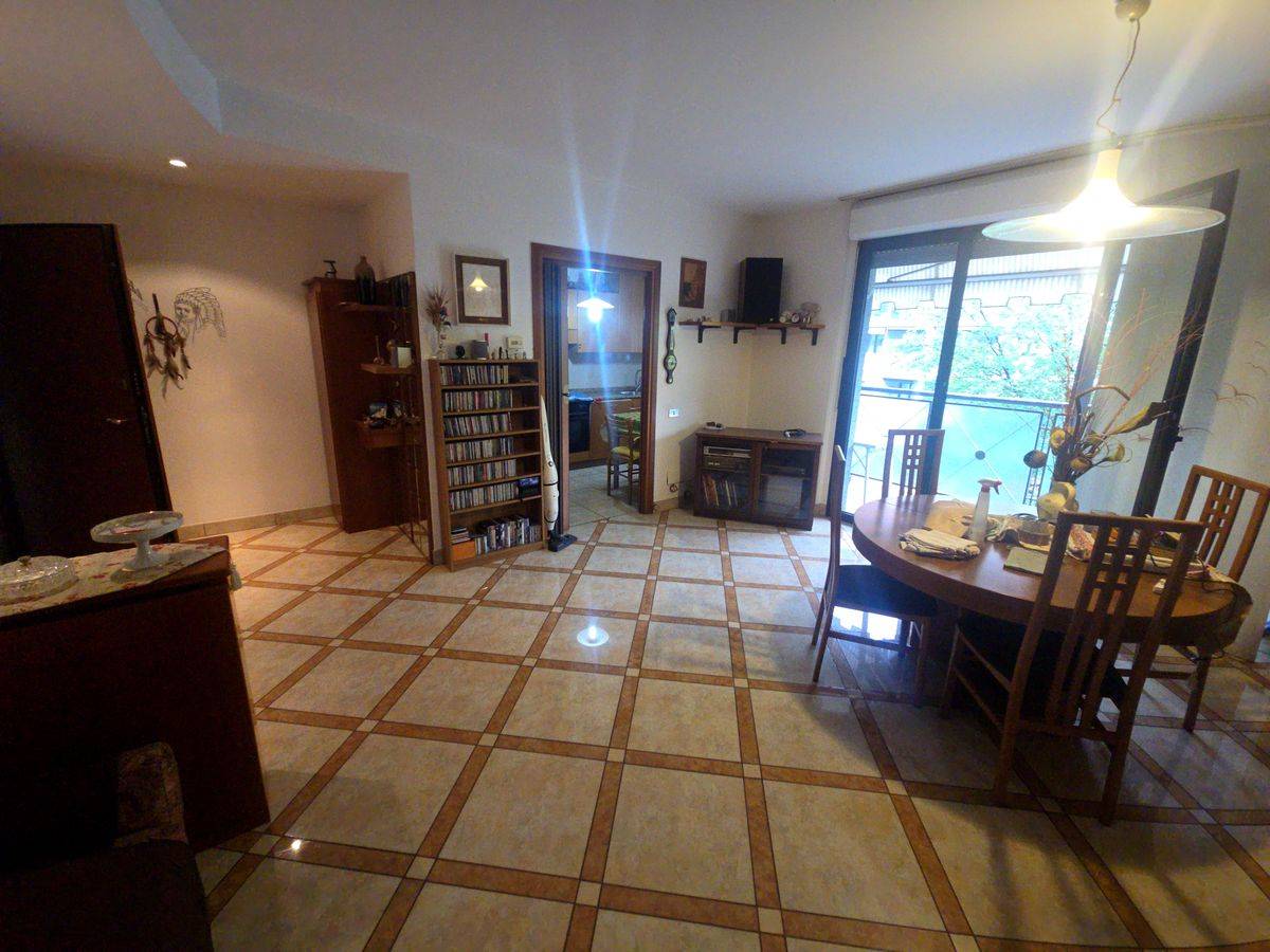 Appartamento in vendita a Milano, Baggio