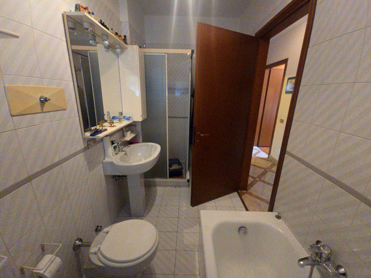 Appartamento in vendita a Milano, Baggio