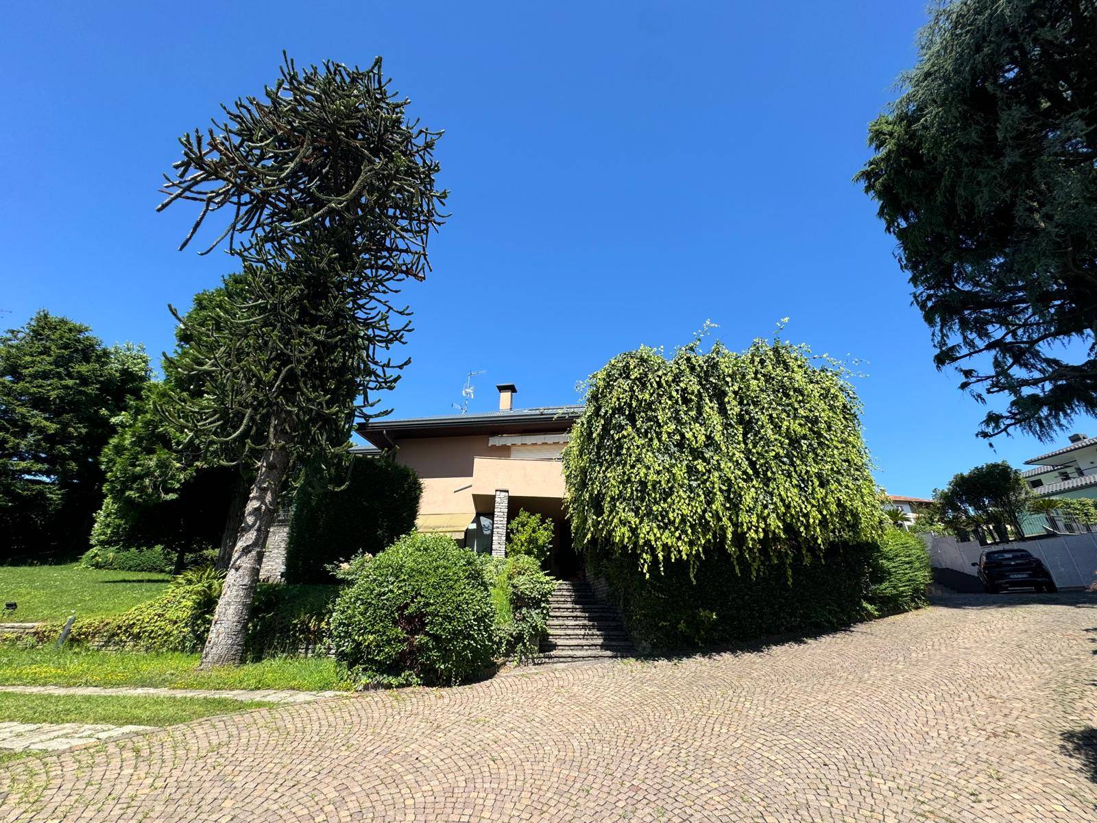 Villa con terrazzo a Gallarate