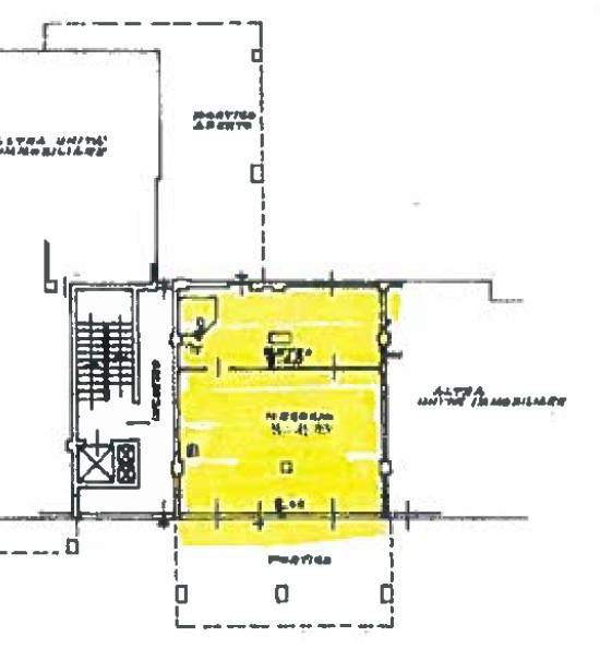 Locale commerciale in affitto a Cassano Magnago