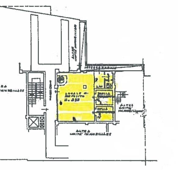 Locale commerciale in affitto a Cassano Magnago