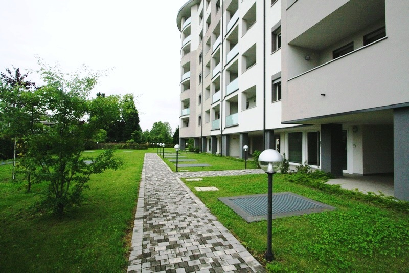 Appartamento in vendita a Gallarate, Cajello