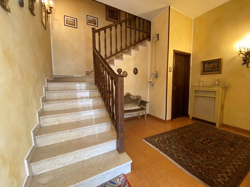 Intera Propriet in vendita a Cardano al Campo, Cuoricino