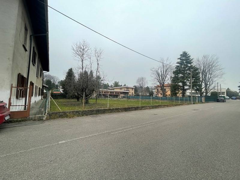 Terreno edificabile in vendita a Cardano al Campo