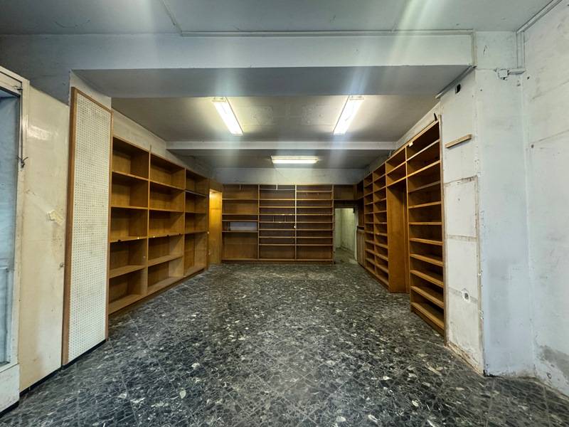 Locale commerciale in affitto a Gallarate