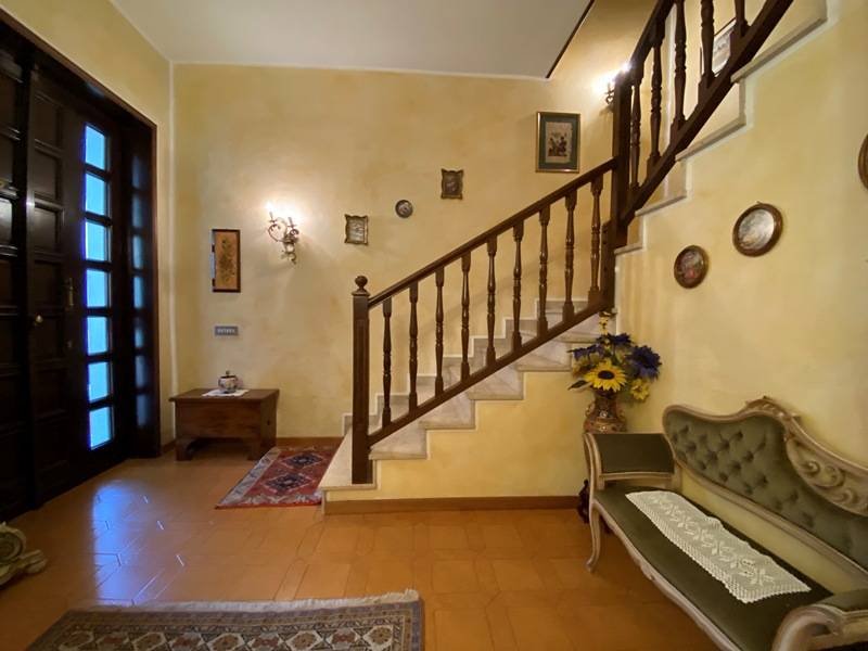 Intera Propriet in vendita a Cardano al Campo, Cuoricino