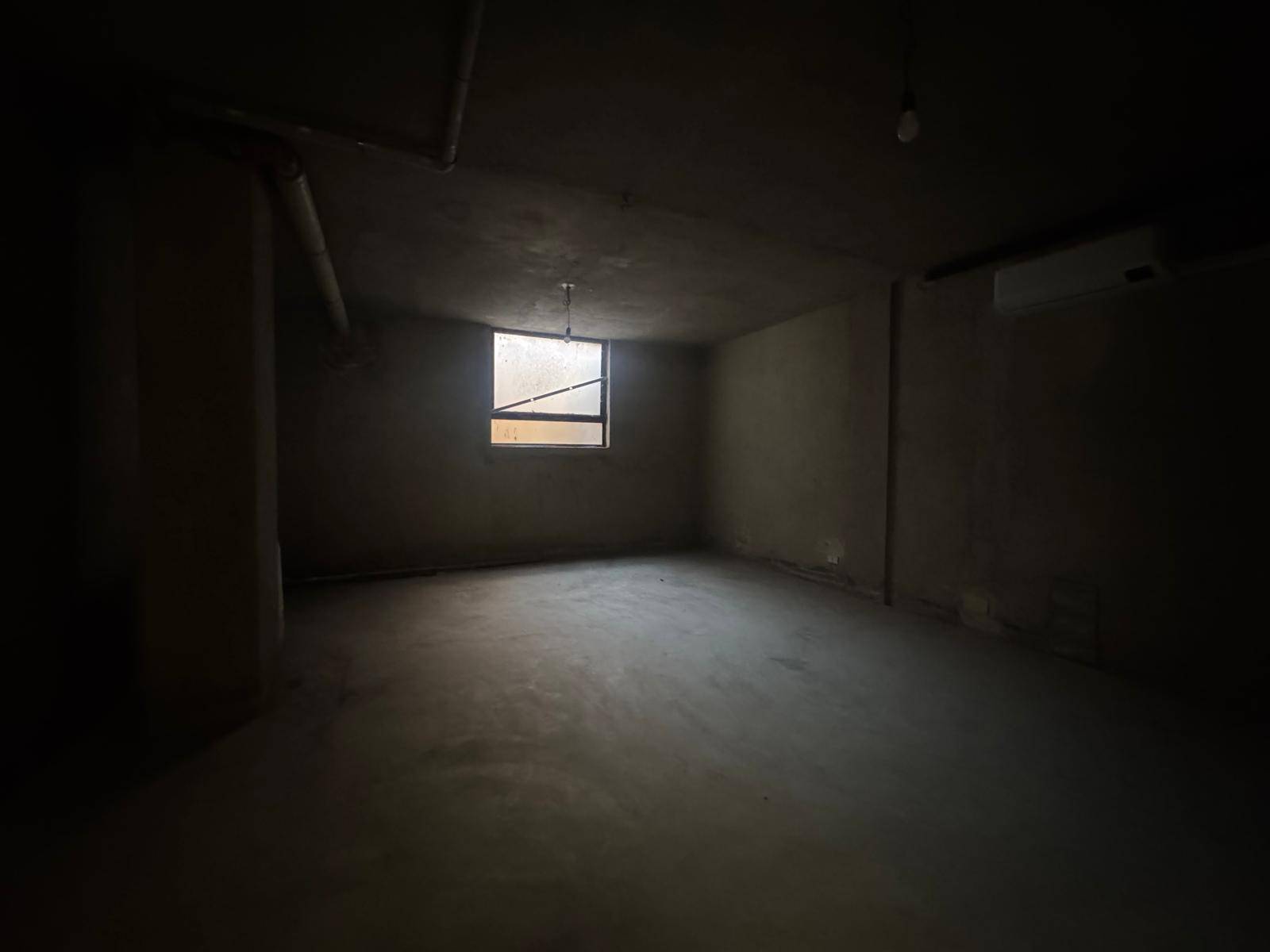 Locale commerciale in affitto a Cardano al Campo