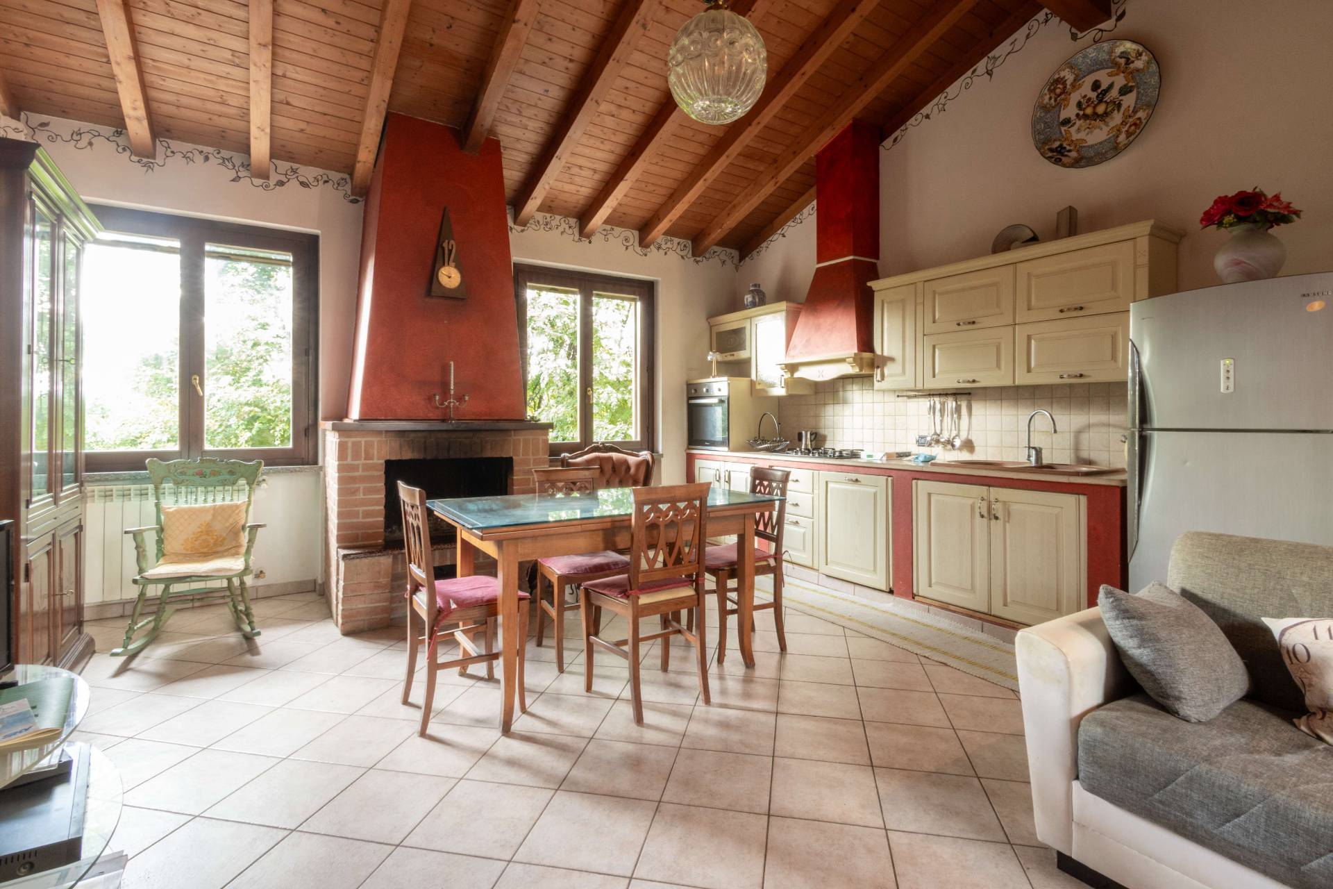 Appartamento in vendita a Usmate Velate, Velate Alta