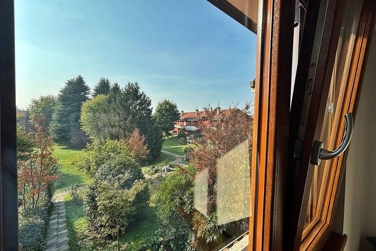 Villa a Schiera in vendita a Usmate Velate, Semicentro