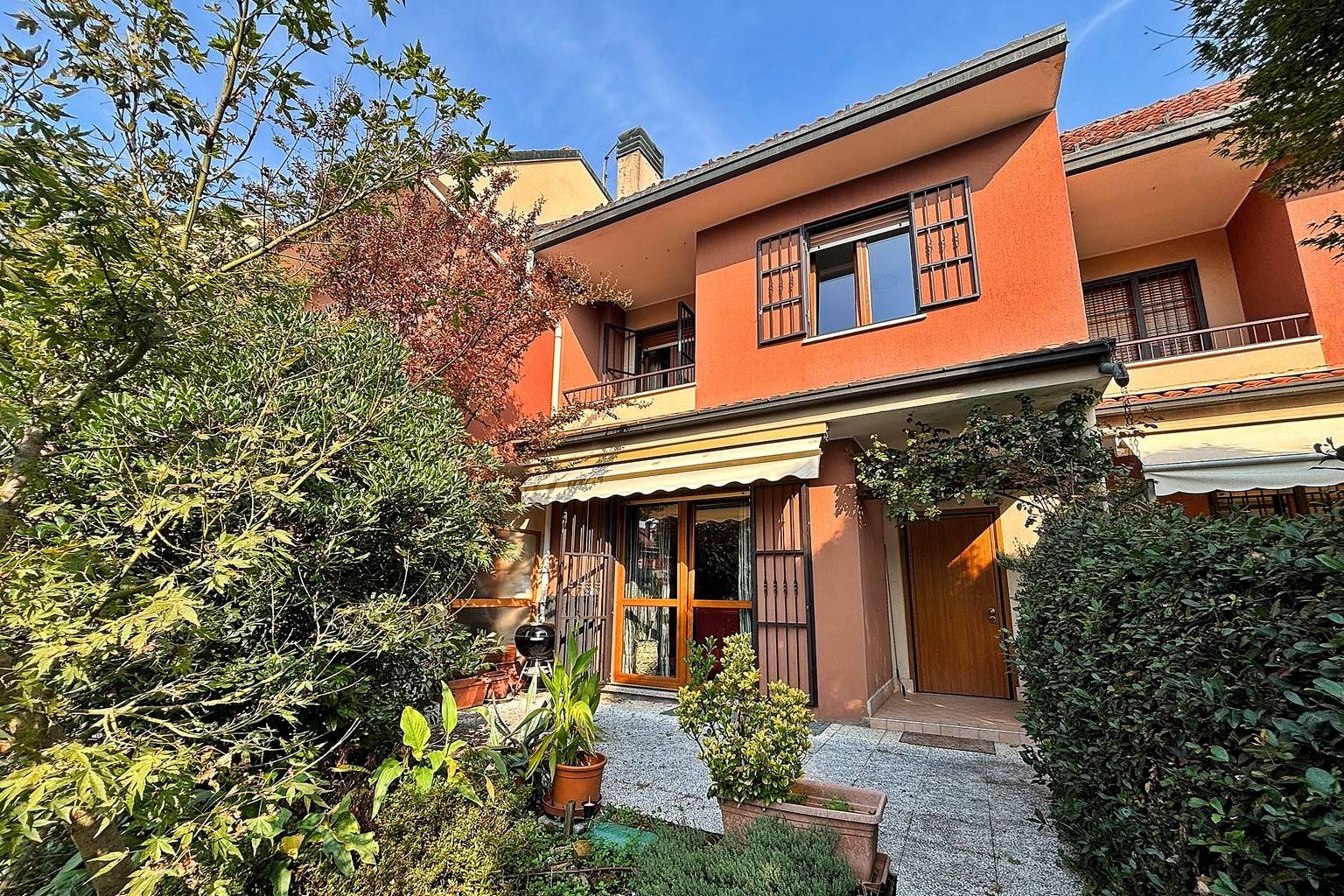 Villa a Schiera in vendita a Usmate Velate, Semicentro