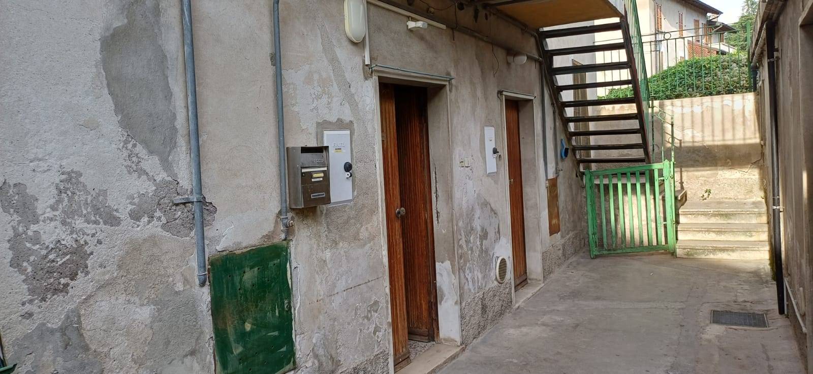 Porzione di casa in vendita a Cornate d'Adda, Centrale