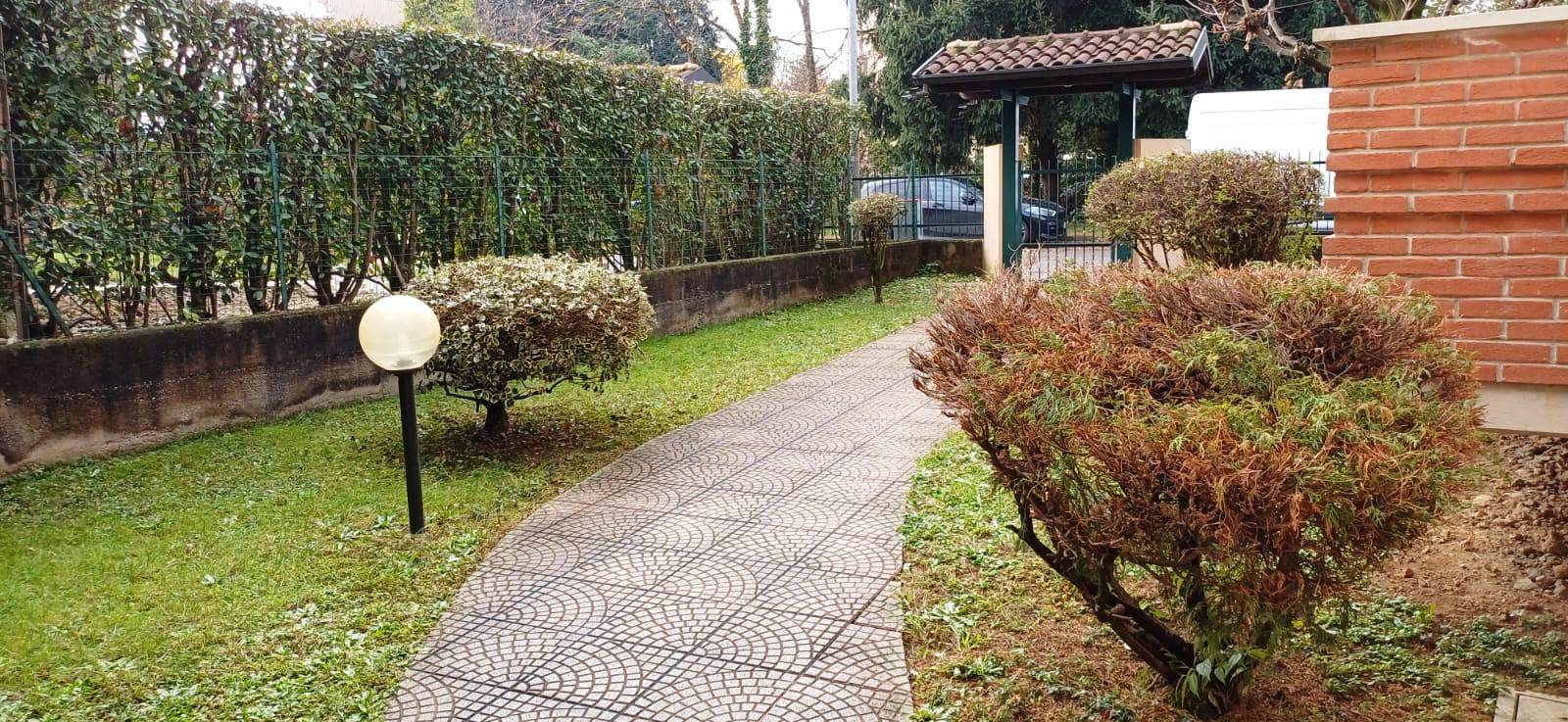 Appartamento in vendita a Cornate d'Adda, Centro