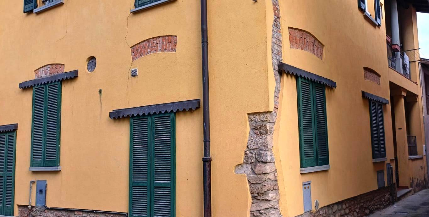 Appartamento in vendita a Cornate d'Adda, Centro Paese