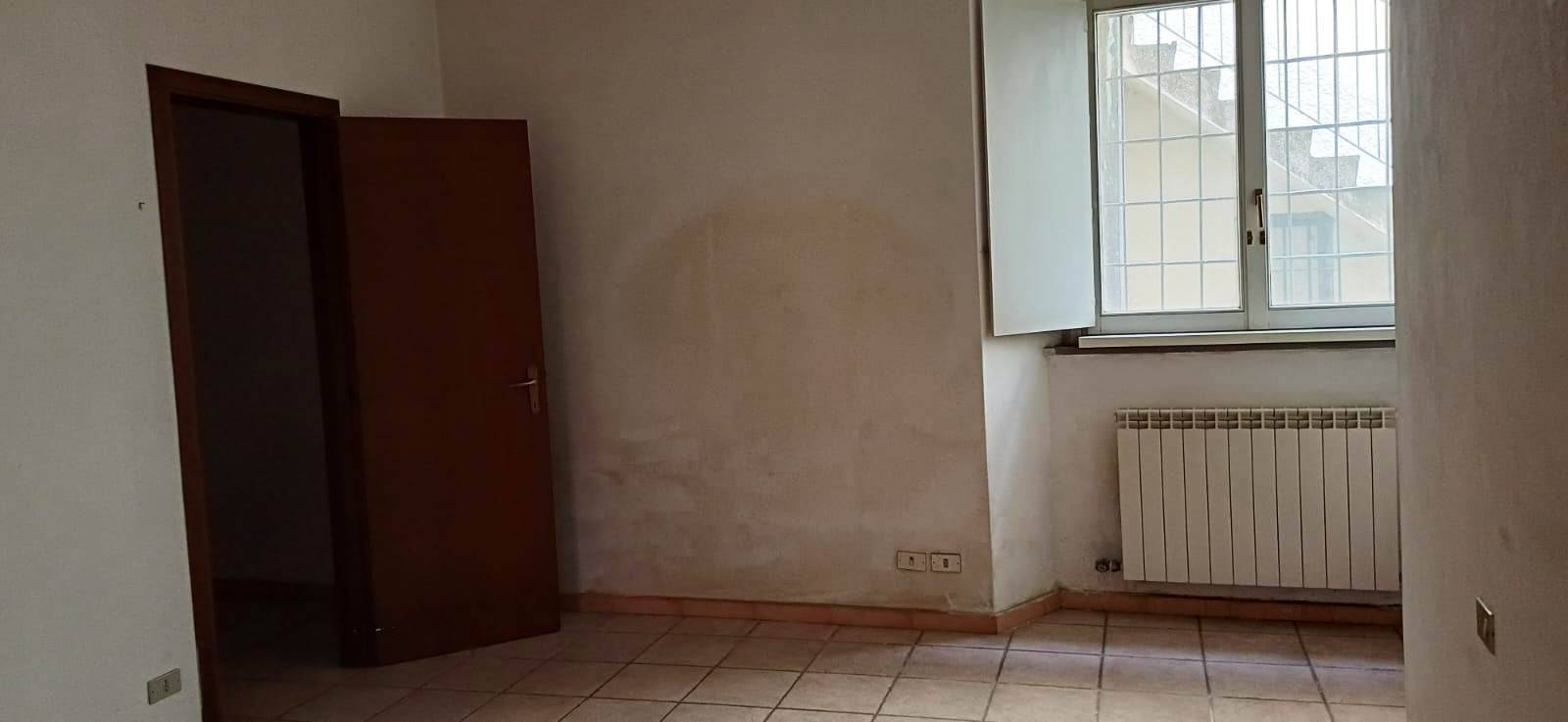 Appartamento in vendita a Cornate d'Adda, Centro Paese