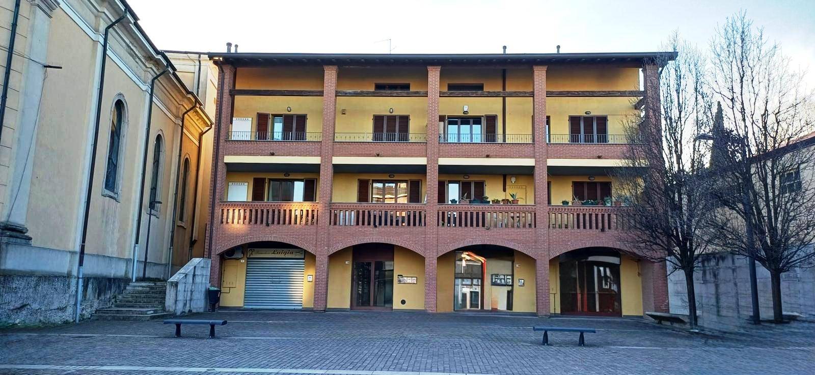 Appartamento in vendita a Cornate d'Adda, Centrale
