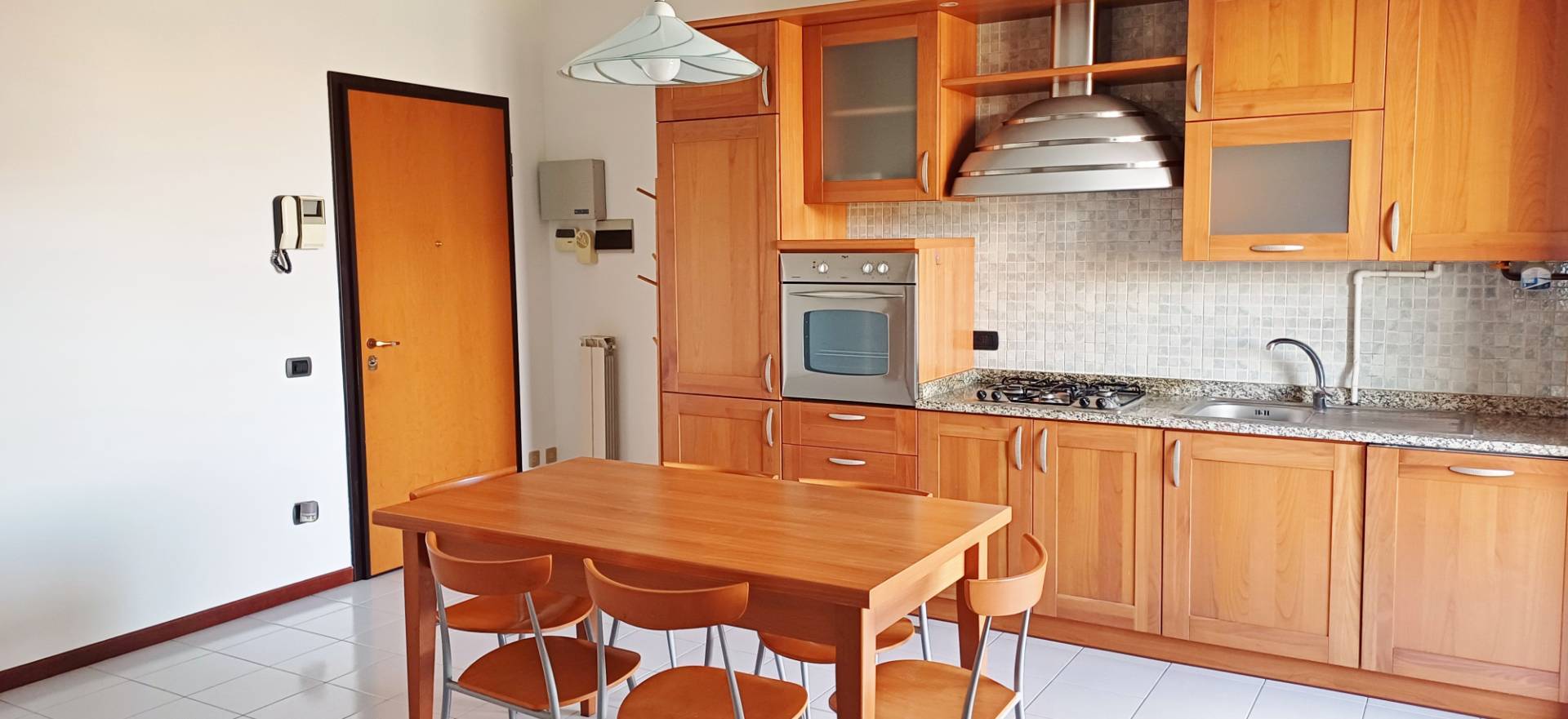 Appartamento in affitto a Ornago, Semicentrale