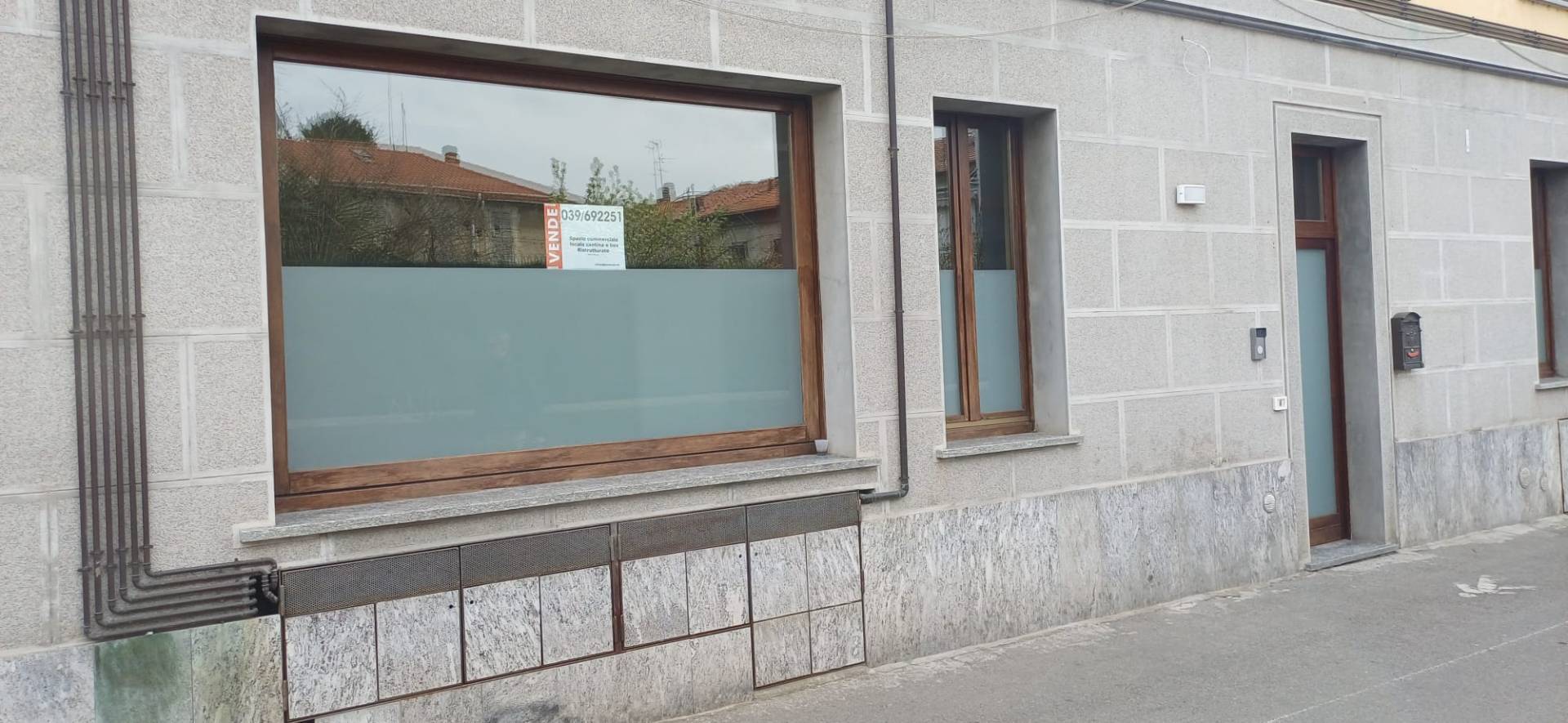 Struttura Commerciale in vendita a Bernareggio