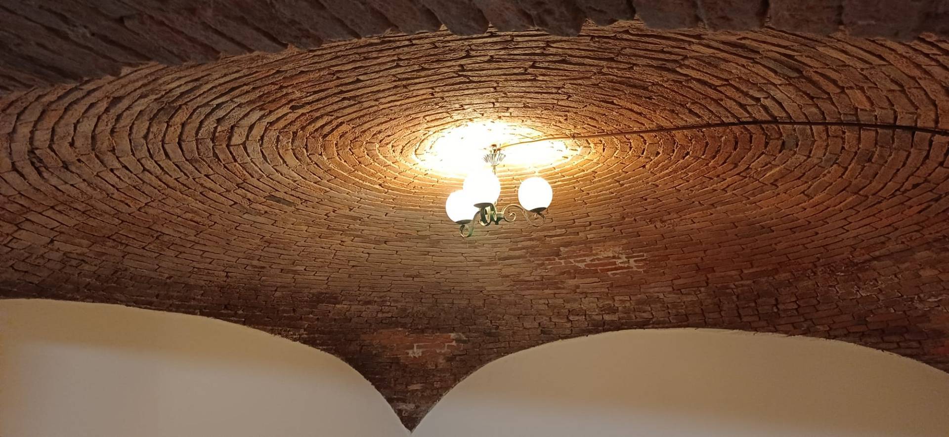 Struttura Commerciale in vendita a Bernareggio