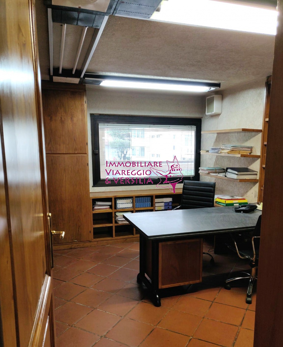 Ufficio in vendita a Camaiore