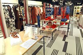 Locale commerciale in vendita a Camaiore, Lido di Camaiore