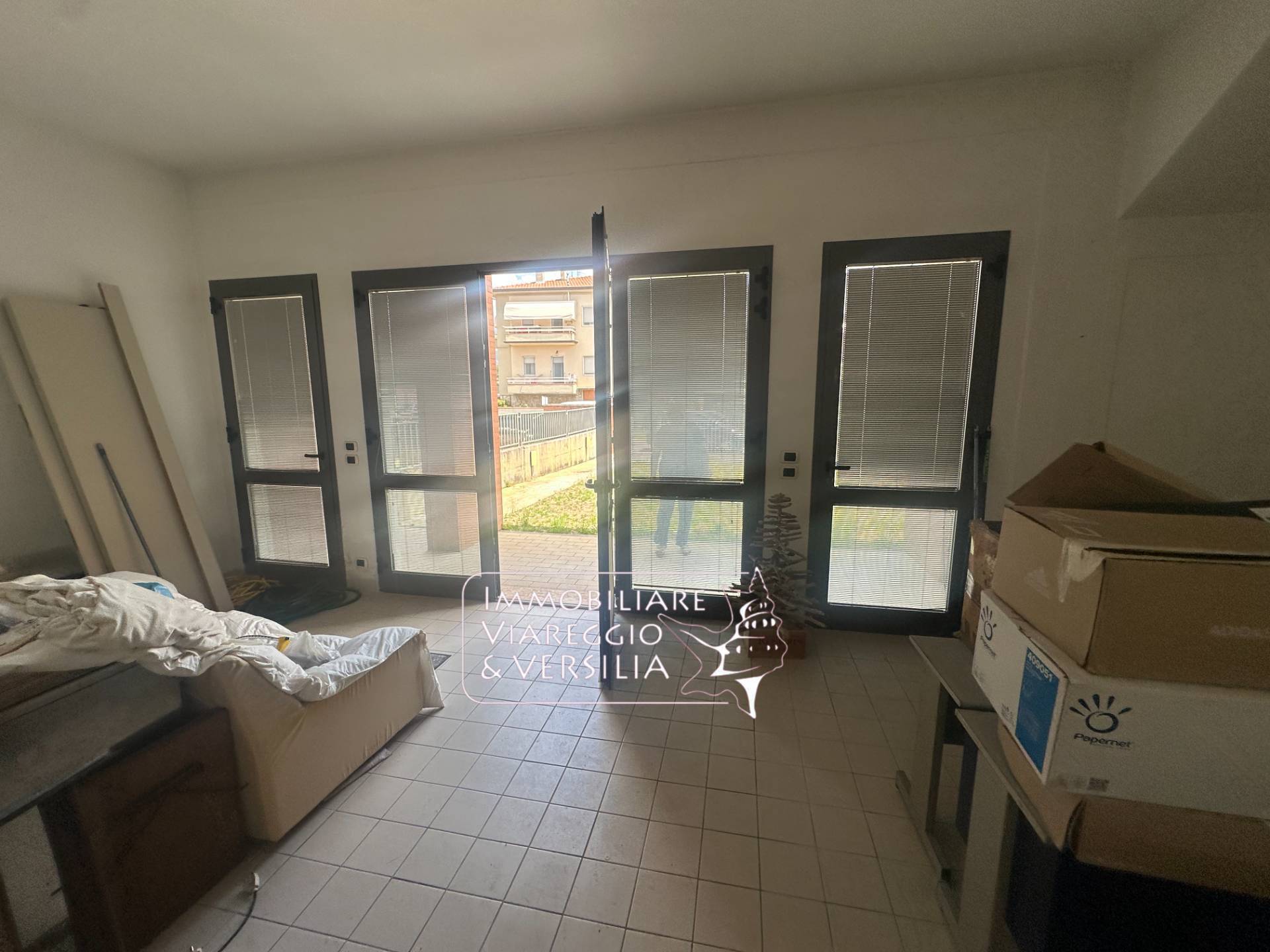 Capannone in vendita a Camaiore, Lido di Camaiore