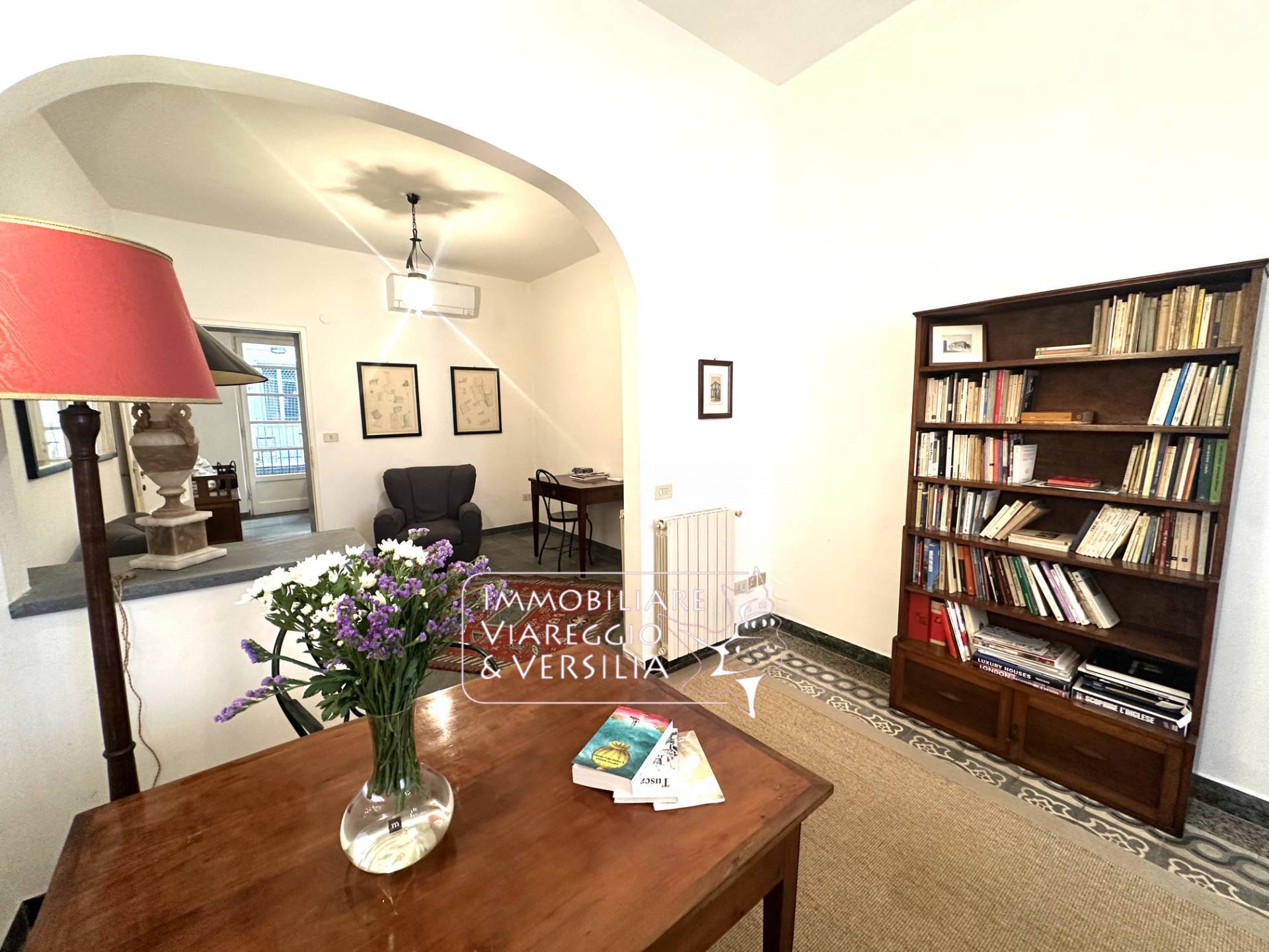 Appartamento in vendita a Pietrasanta, Centro Storico