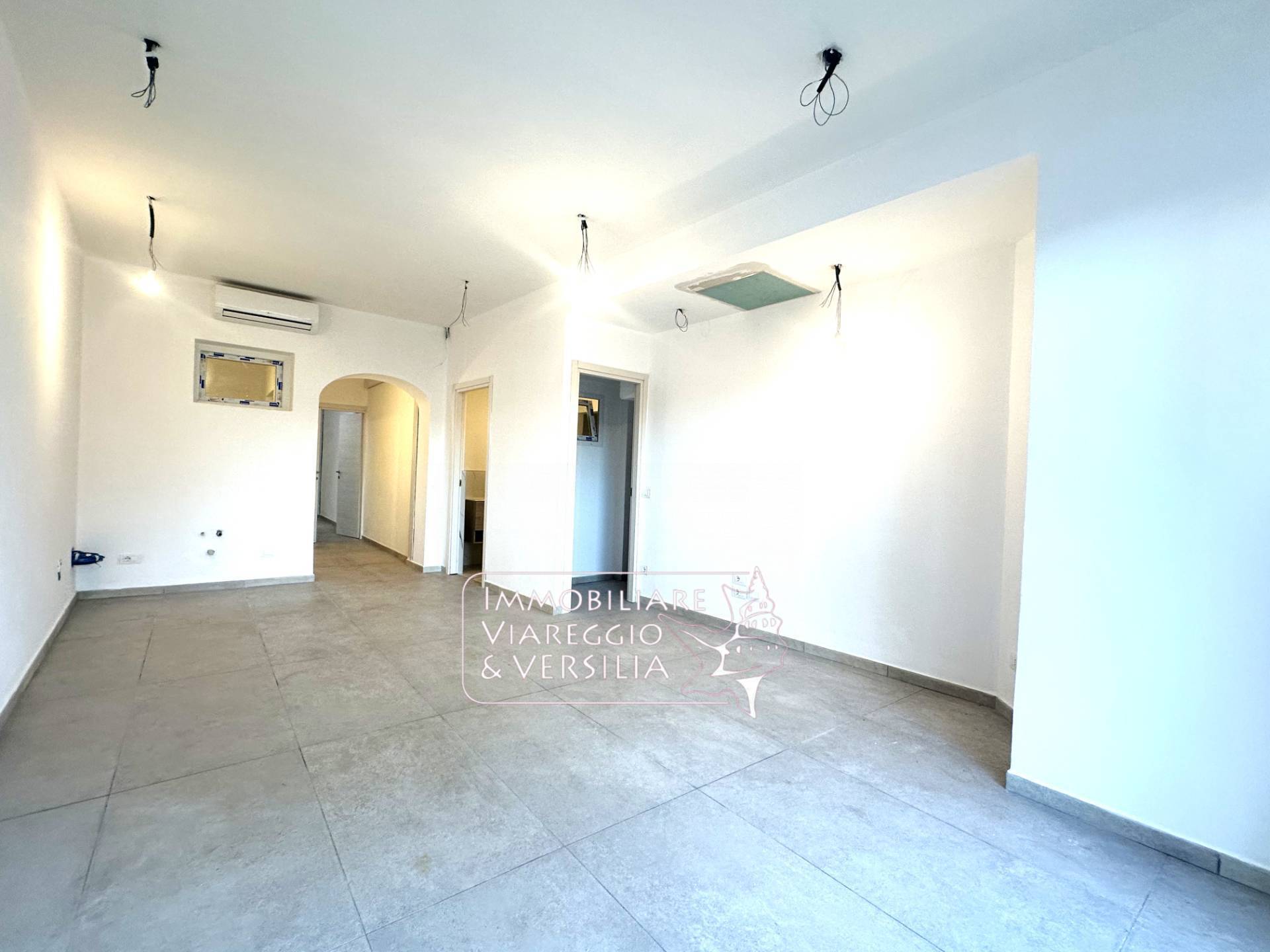 Studio/Ufficio in vendita a Viareggio, Darsena