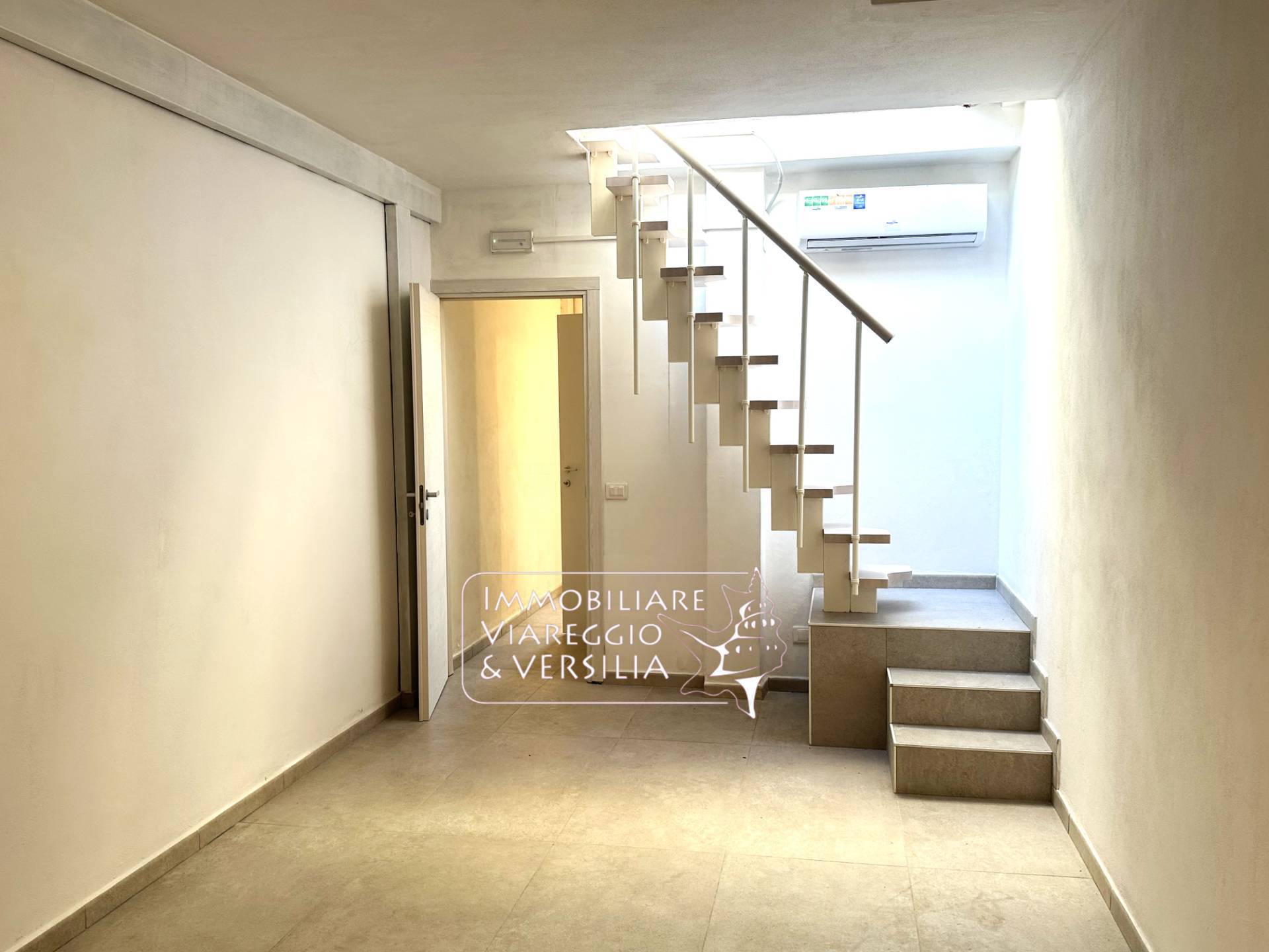 Studio/Ufficio in vendita a Viareggio, Darsena