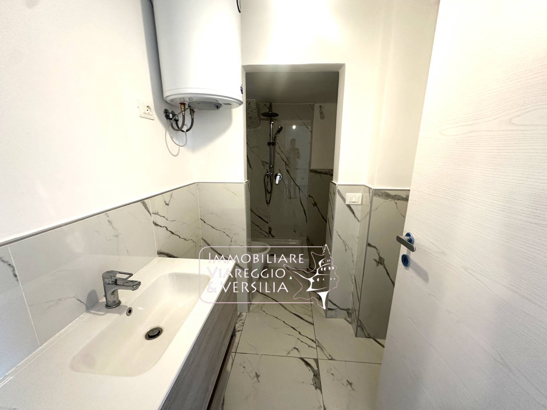 Studio/Ufficio in vendita a Viareggio, Darsena