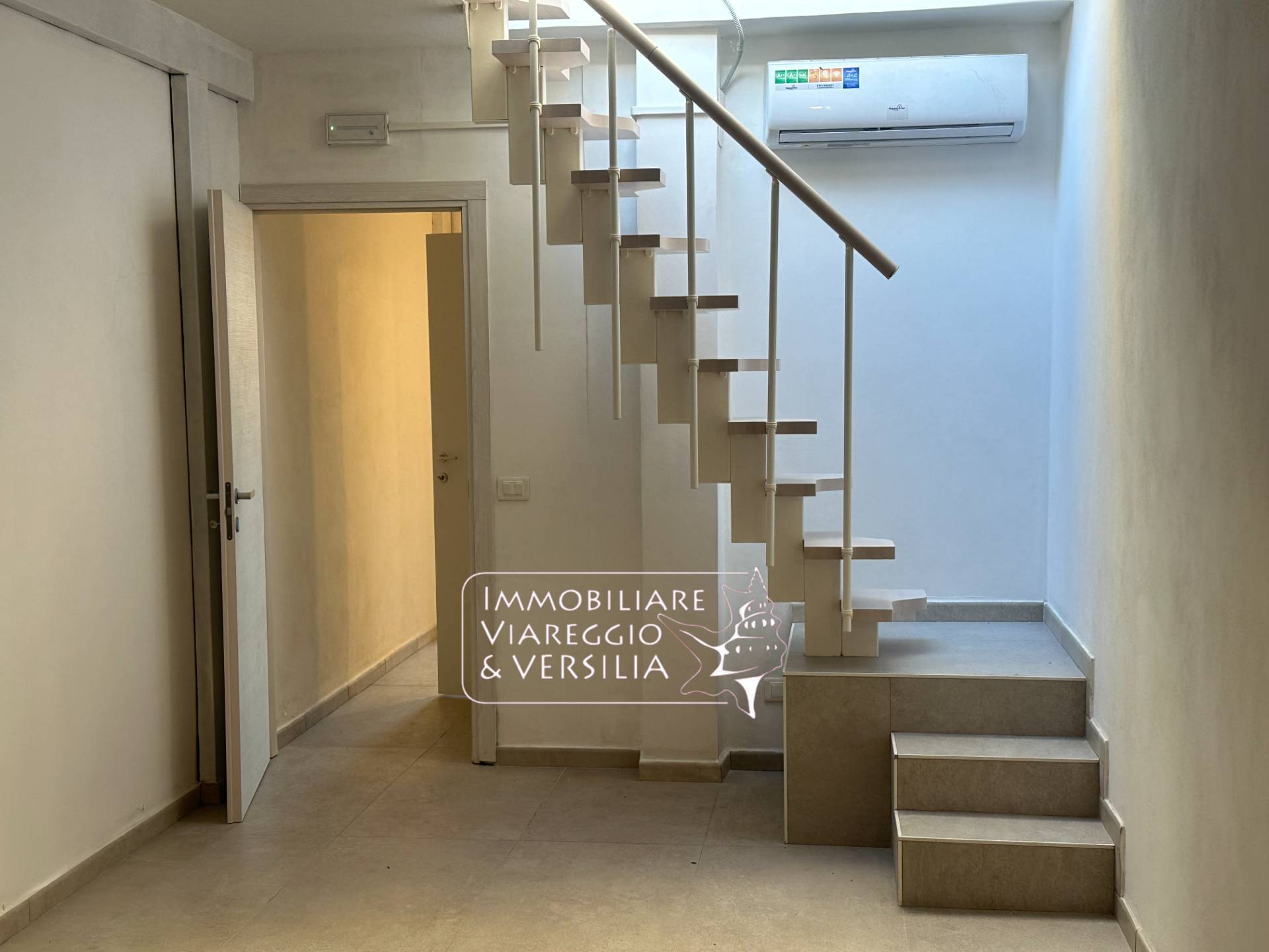 Studio/Ufficio in vendita a Viareggio, Darsena