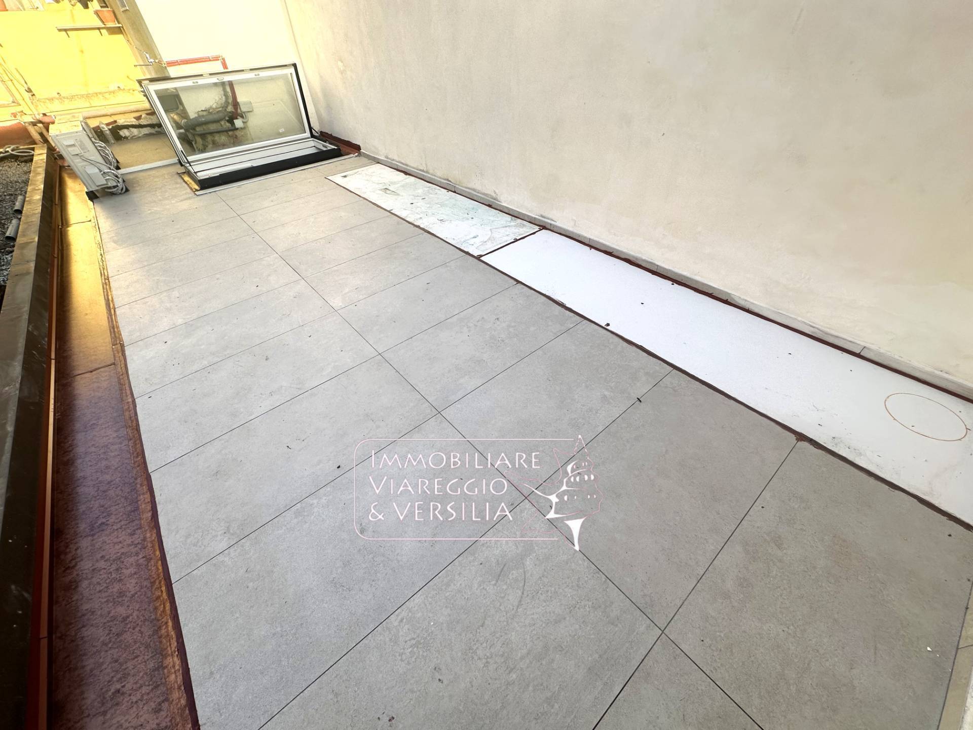 Studio/Ufficio in vendita a Viareggio, Darsena