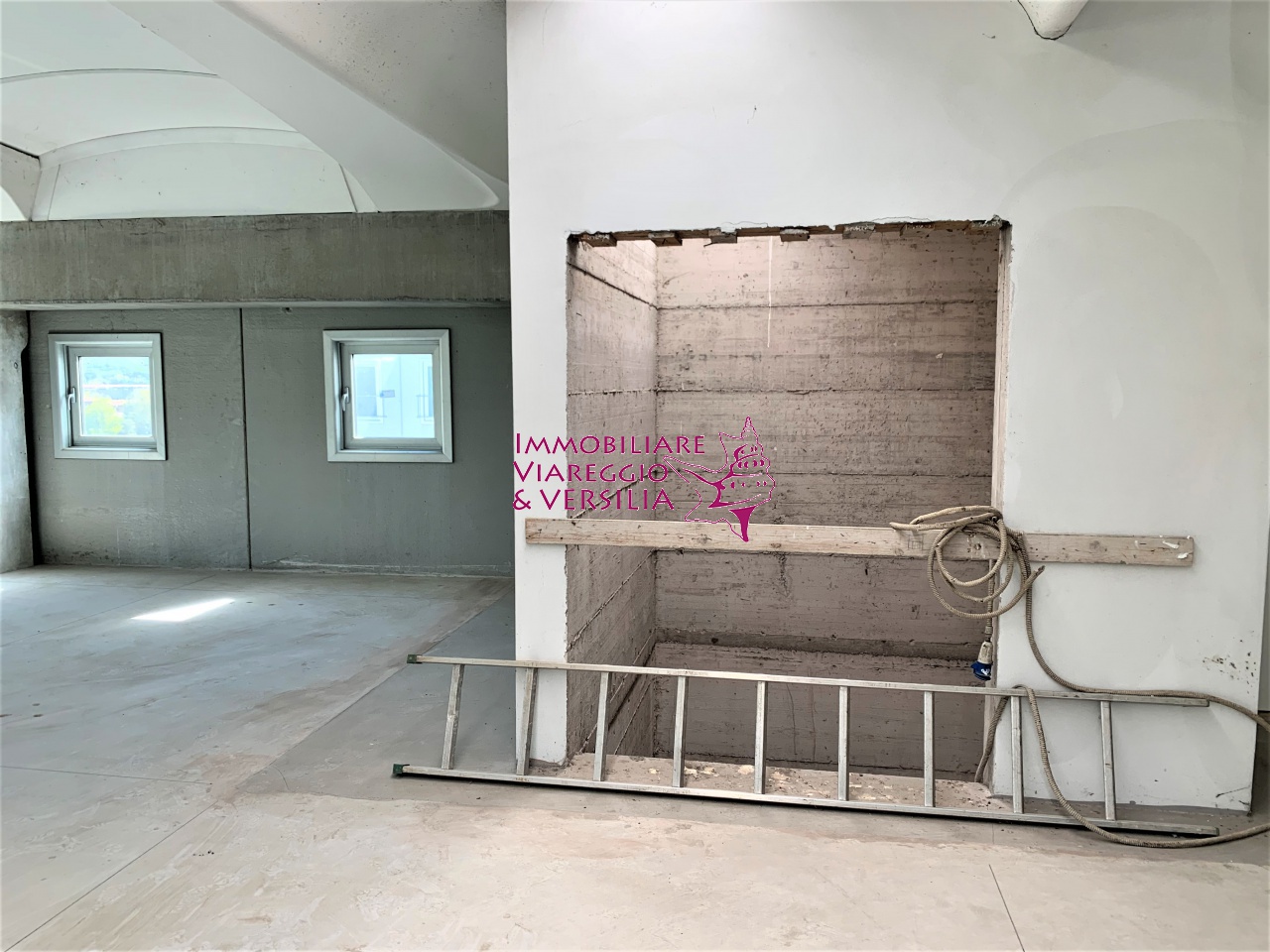 Capannone in vendita a Camaiore, Capezzano Pianore