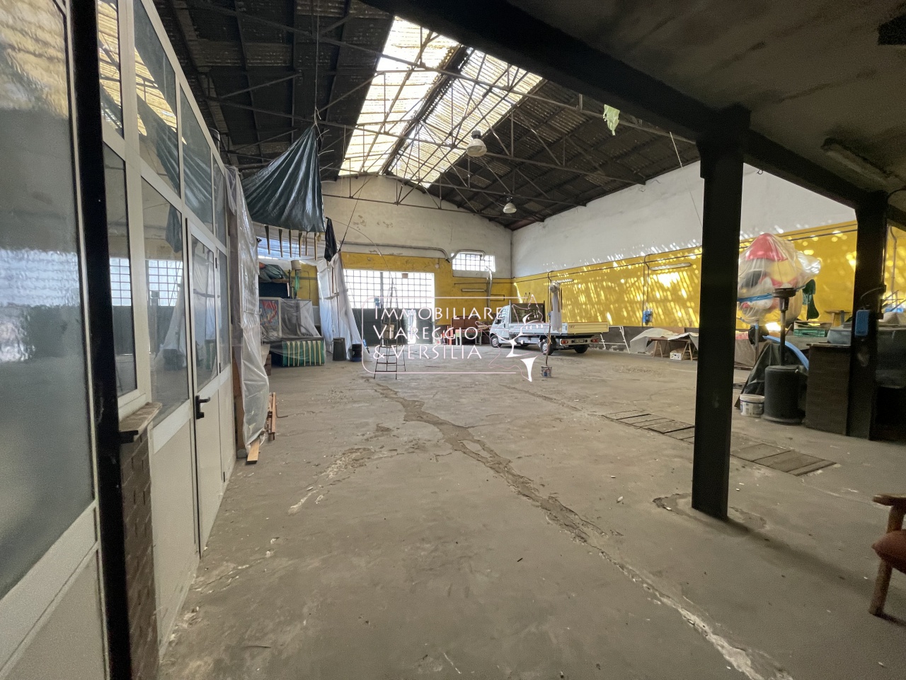 Capannone in vendita a Viareggio, Terminetto