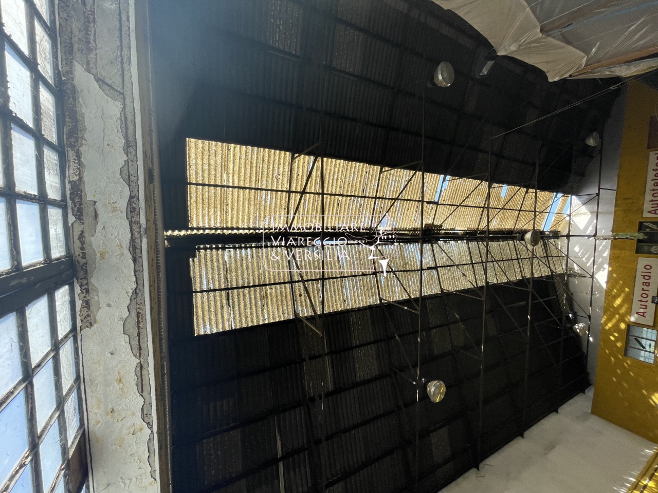 Capannone in vendita a Viareggio, Terminetto