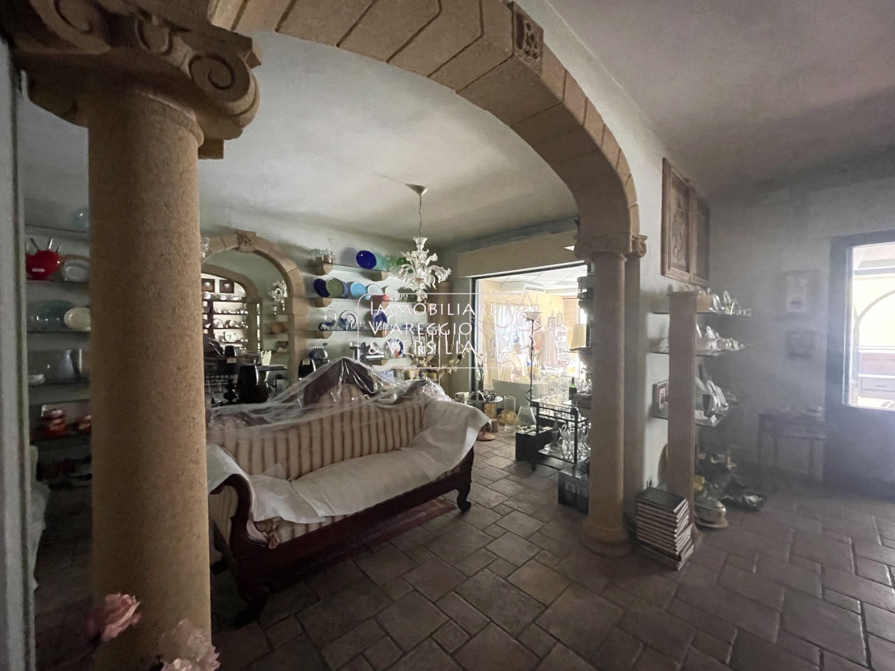 Negozio in vendita a Viareggio, Migliarina