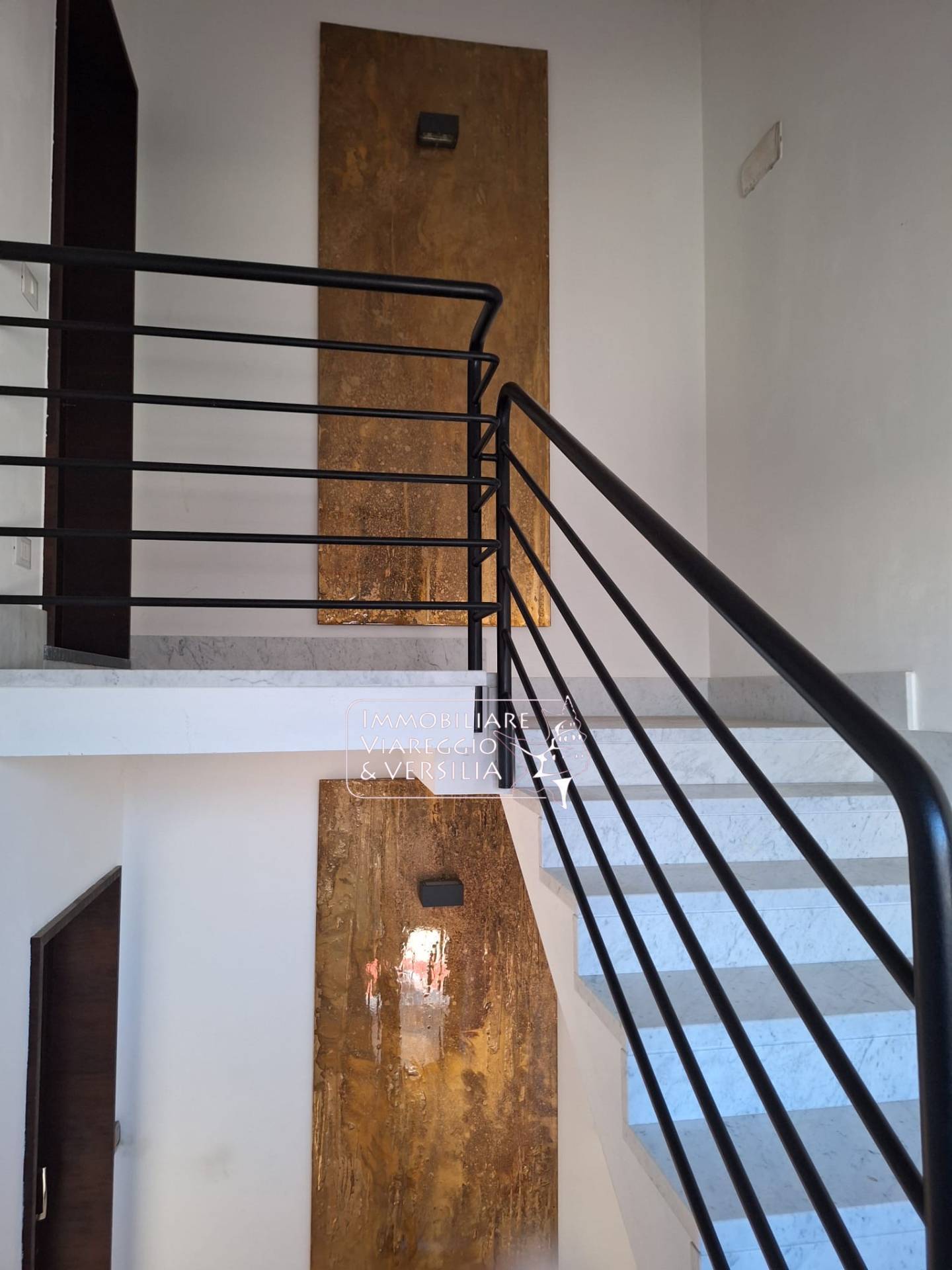 Studio/Ufficio in vendita a Viareggio, Darsena