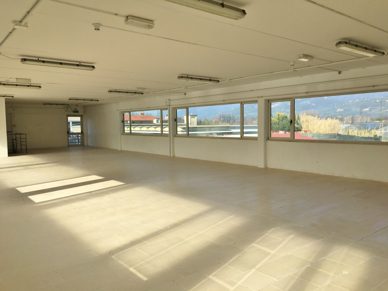 Capannone in vendita a Camaiore, Capezzano Pianore