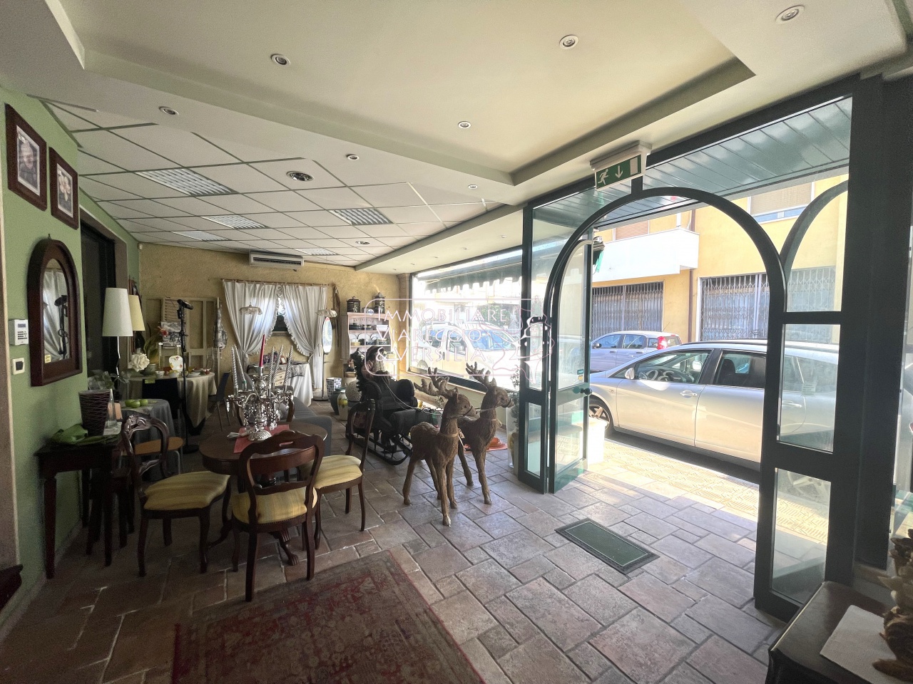 Negozio in vendita a Viareggio, Migliarina