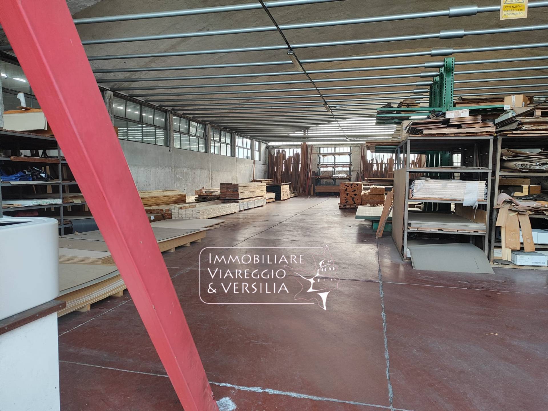 Capannone in vendita a Camaiore, Capezzano Pianore