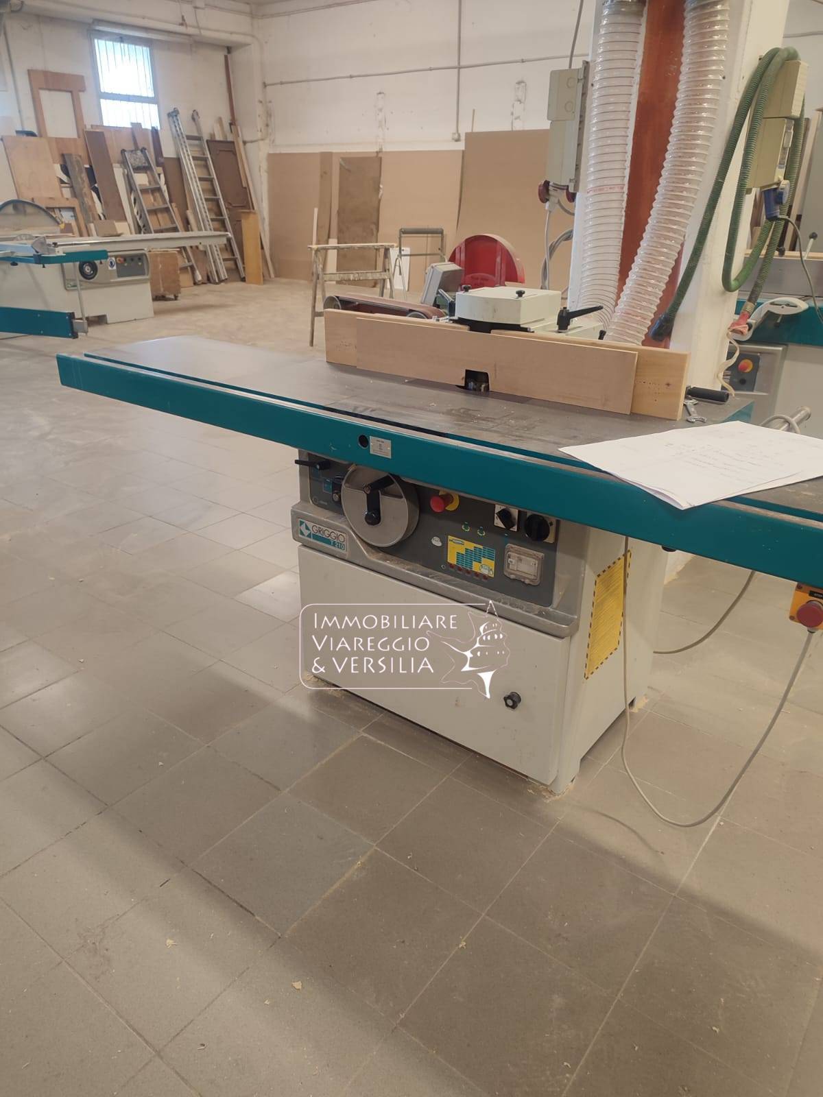 Capannone in affitto a Massarosa, Montramito