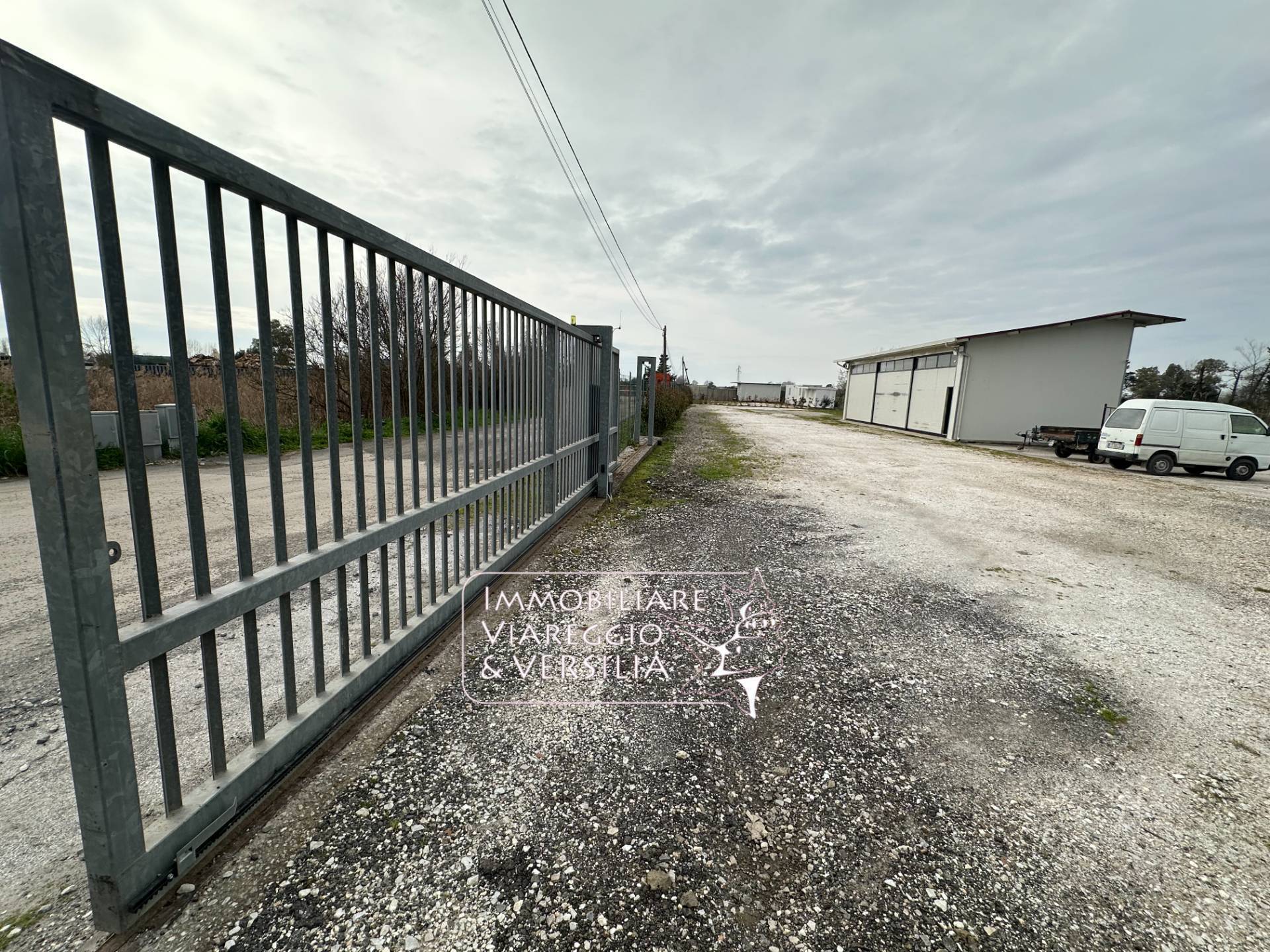 Capannone in vendita a Massarosa, Piano del Quercione